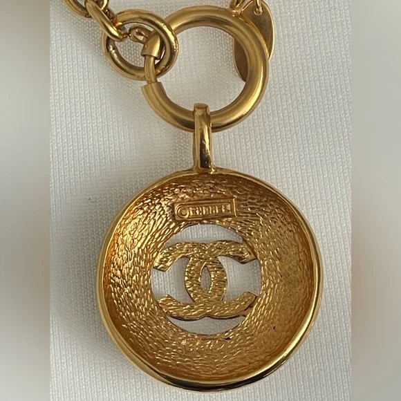 CHANEL CC Logo Sunburst necklace with box - Picture 7 of 9